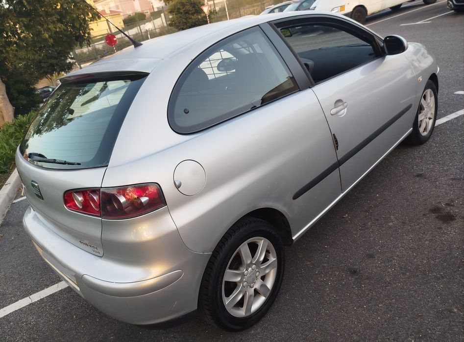 SEAT Ibiza 1.4TDI 2004/2Lug/Ar condicionado/Excelente motor