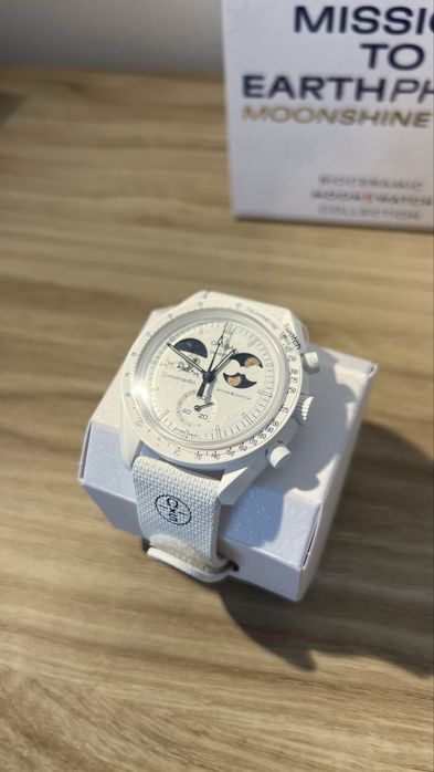 Mission to Earthpase Moonshine Gold