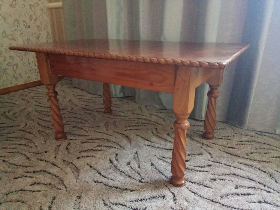 Журнальный столик