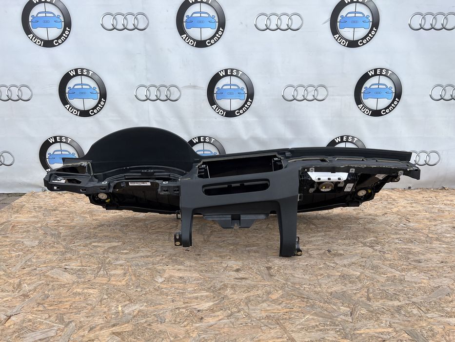 Audi А4 B9 Торпеда з подушкою Ауді А4 Б9 Панель торпедо консоль