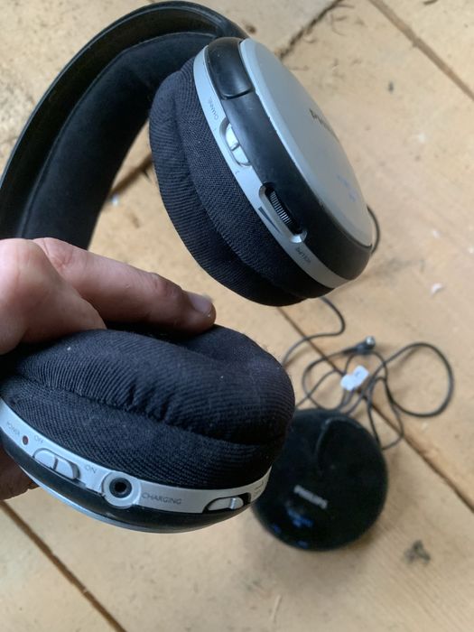 Радіо навушники хз чи робочі останній раз включав робили оригінал