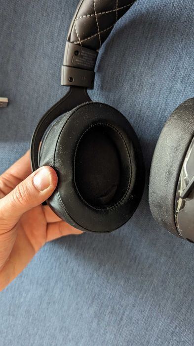 HS70 PRO WIRELESS Навушники - Гарний Стан, вживані