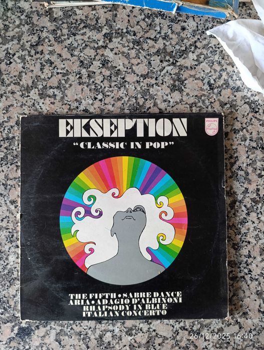 Vários discos de vinil de 33 tours