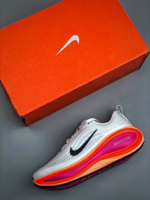 Nike_Vomero Plus White Fire Pink Hyper Crimson r.36