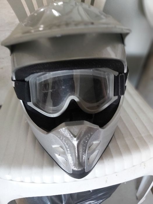 Capacete + óculos