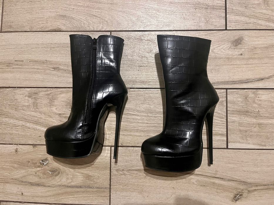 294/ OD RĘKI 38 Czarne bardzo wysokie botki 17 cm cholewka na zamek
