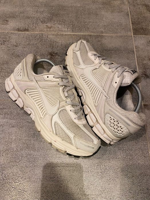 Nike Vomero 5 41/26,5 cm buty sportowe do biegania adidasy sneakersy