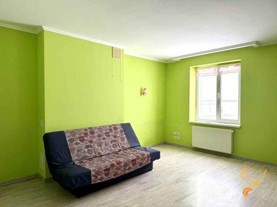 Постанови! Велика квартира з ремонтом в приміській зоні!