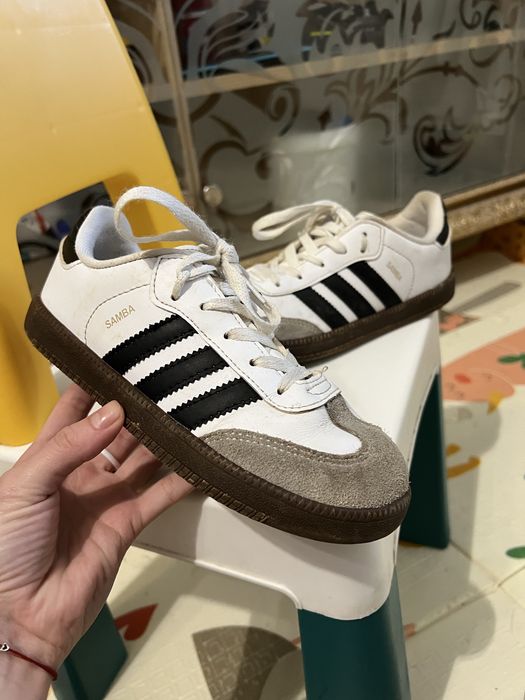 Кроссовки adidas  34(21,5)