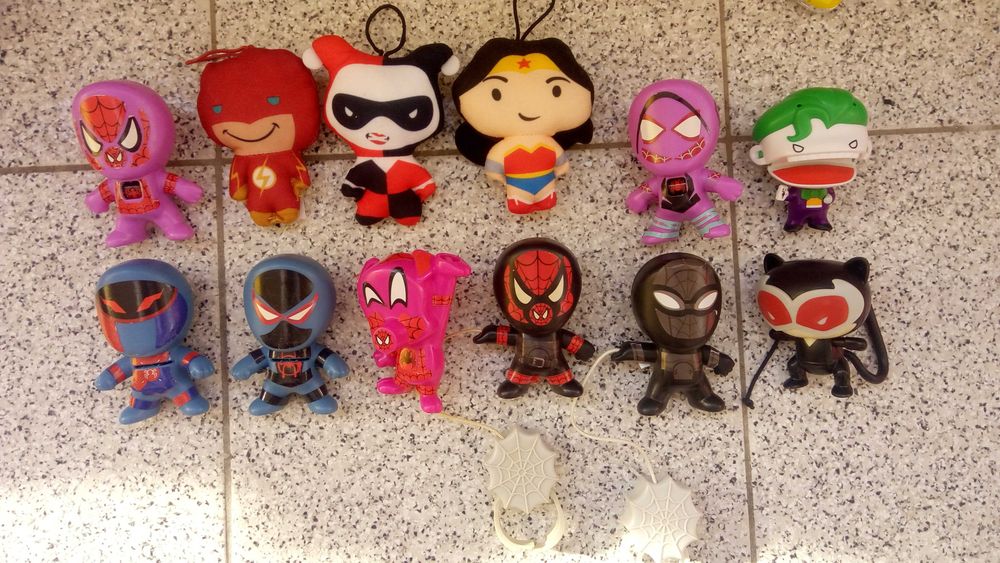 Figuras / bonecos super heróis
