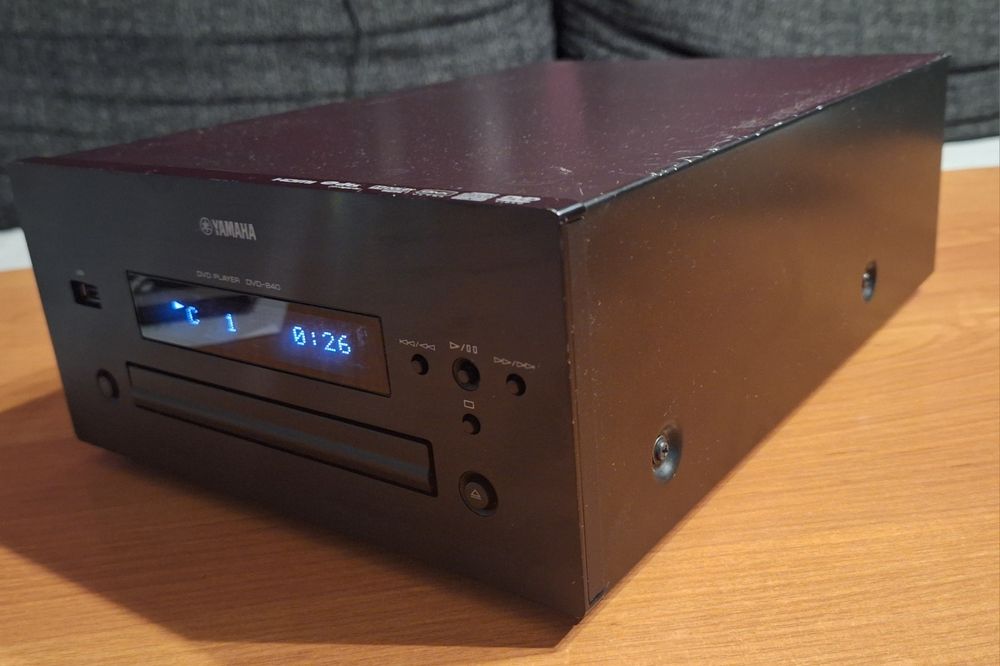 Yamaha R-840 odtwarzacz DVD, DivX, USB, pianocraft.