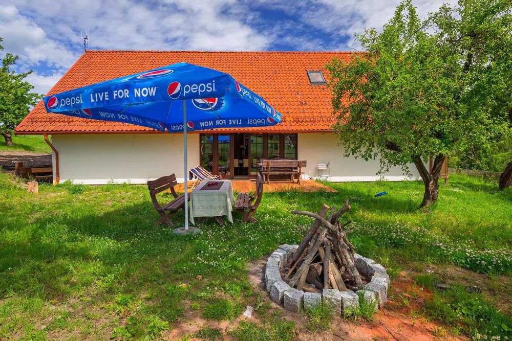 Dom z jeziorem , posiadłość 10 Ha cała do dyspozycji , 10 -14 osób