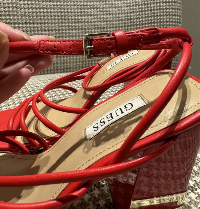 Червоні Босоніжки Guess