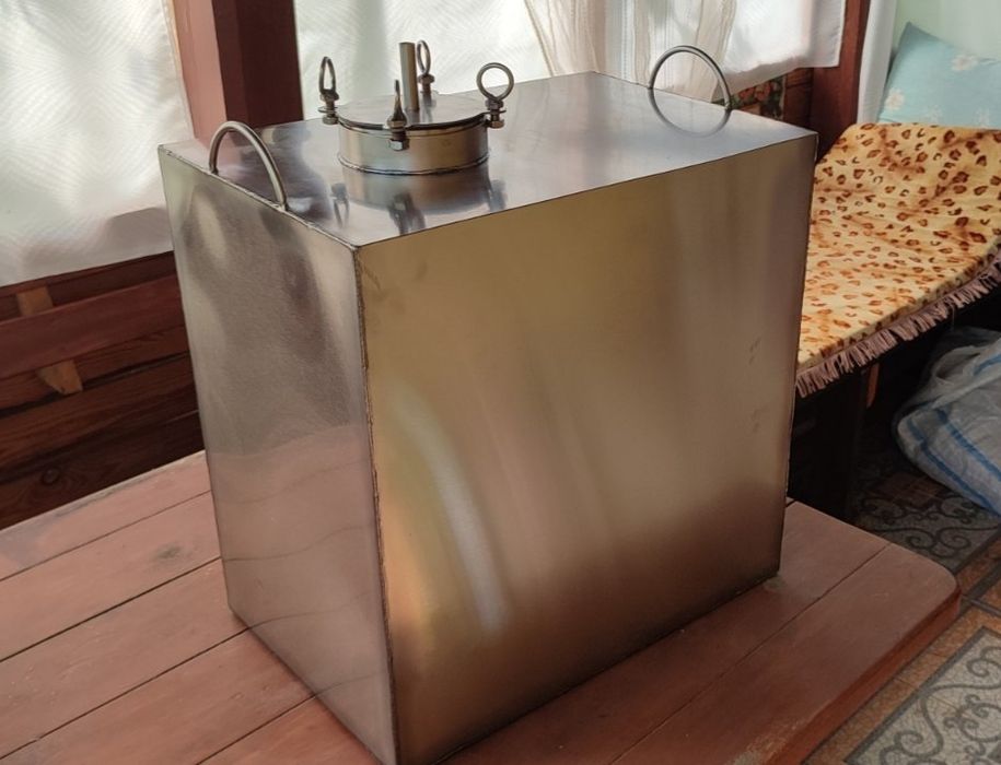 Прямокутний перегіний куб