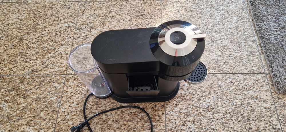 Vendo máquina café nespresso