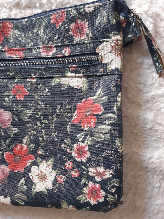 Torebka damska  typu listonoszka