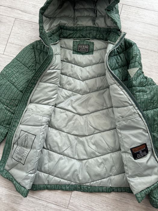 Чоловіча куртка Guess, розмір S-M.