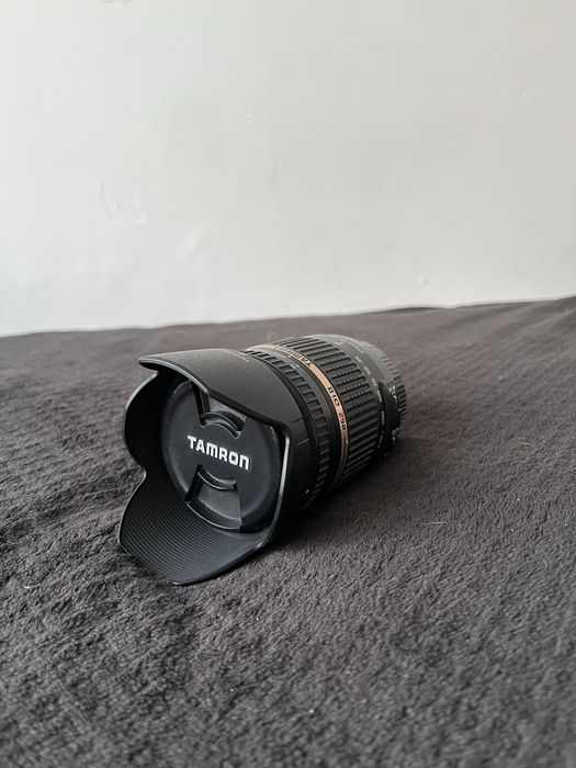 Aparat Canon EOS 60D z obiektywami oraz innymi dodatkami