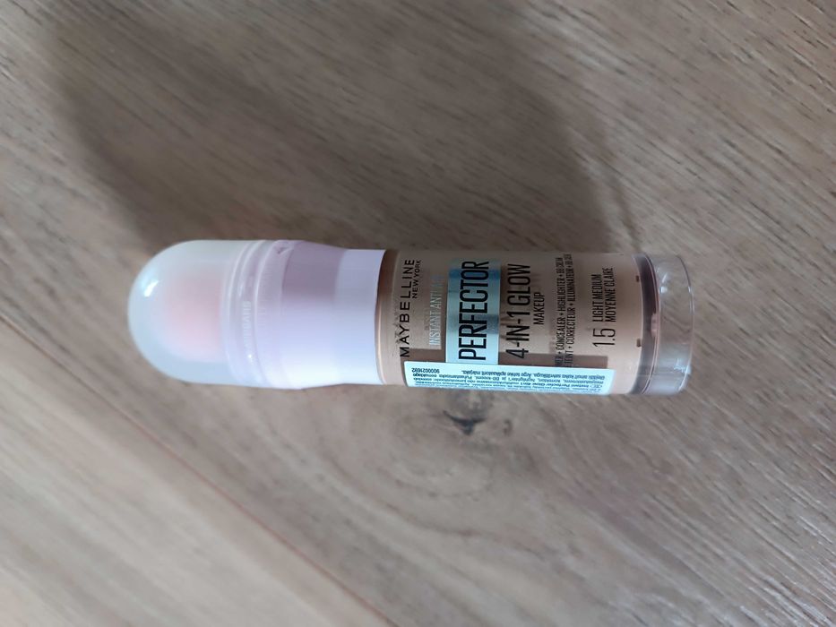 Maybelline multifunkcyjny podkład 4w1