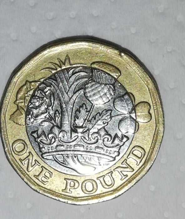 Moedas/ Telemóvel e computador64873977402497123