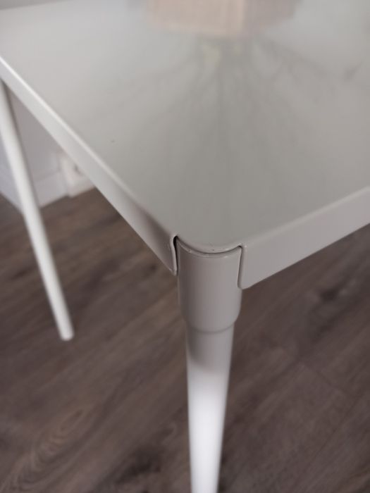 Stolik   metalowy mały