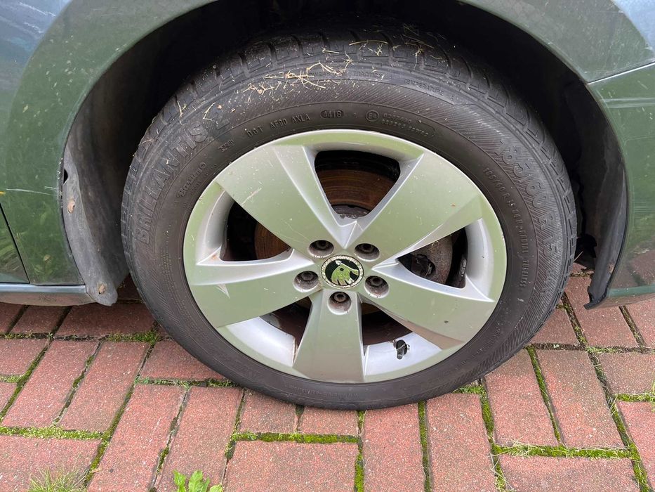 koła felgi alu aluminiowe z oponami lato skoda fabia ii 2 iii 3 rapid scala roomster praktik 18 185/60r15