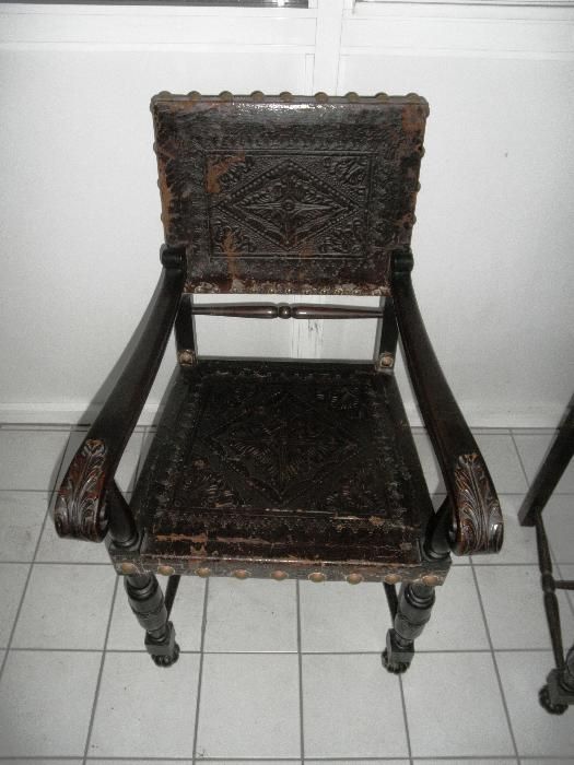 Par Cadeirões Castanho Velho Séc XIX