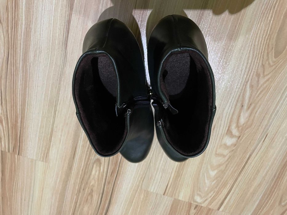 buty botki  rozmiar39 ryłko  czarne skóra zimowe