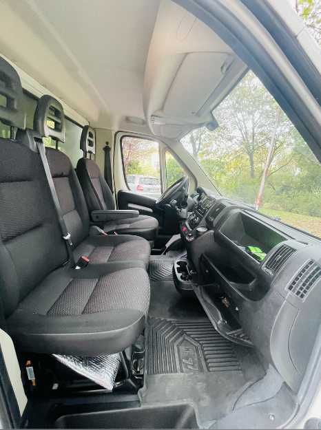 Aluguer - Carrinha de Mercadorias com Plataforma