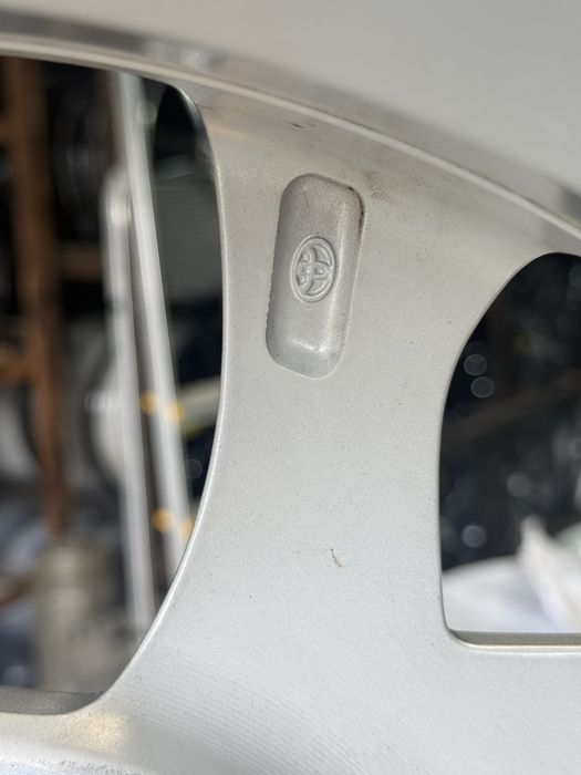 Диски оригінал toyota corolla celica avensis prius auris 5 100 r16