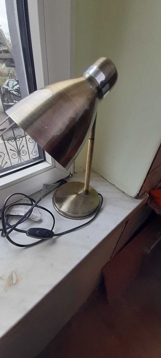 Staroci z garażu lampa biurkowa mało używana lub wcale nie używana