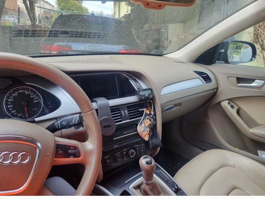 Audi A4B8 Avant 2011r 2.0d