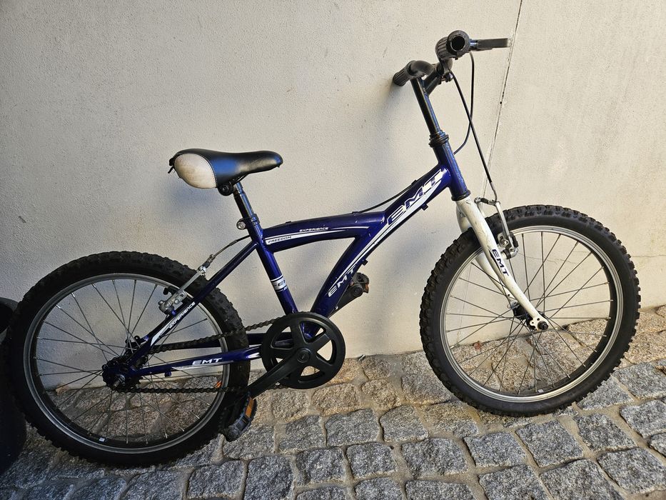 Bicicleta de transição em bom estado de.uso para criança até 10 anos