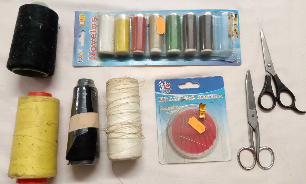 Tesouras, agulhas, linhas de coser e outros, tudo por 5€