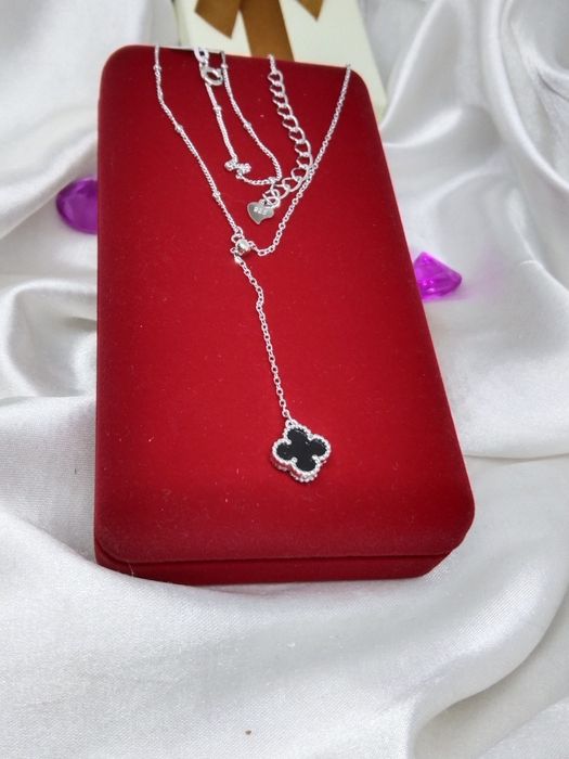 Srebrna celebrytka łańcuszek z czarną koniczynką, srebro 925, dł.40-45