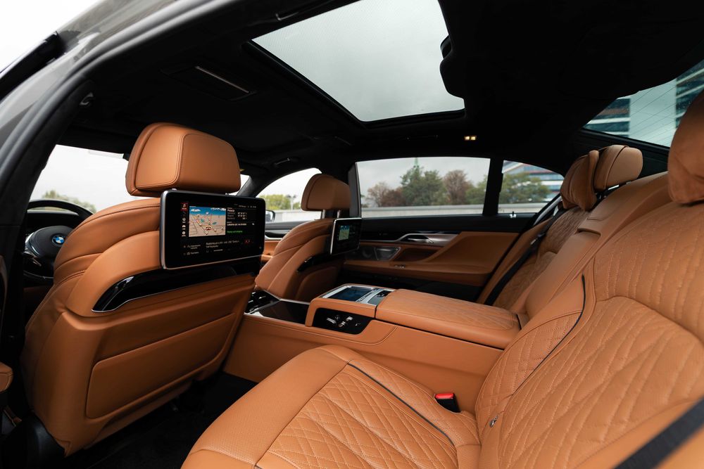 BMW 760Li V12 XDrive - wypożyczalnia samochodów