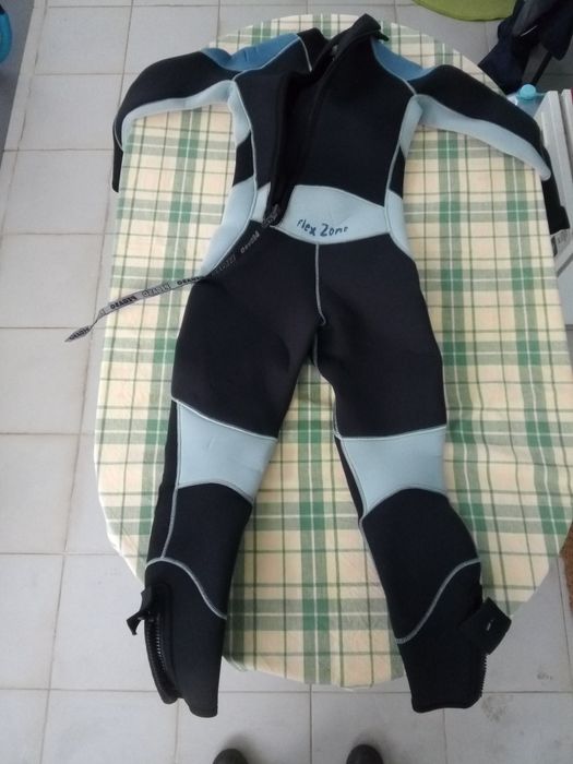 Fato de mergulho/surf 100% novo