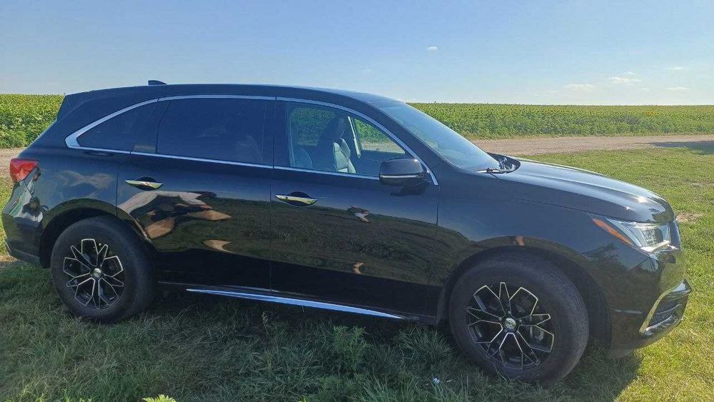 Автомобиль Acura MDX 2018