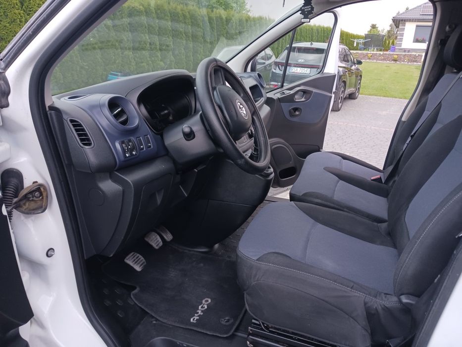 Opel Vivaro 1.6 120KM 2014r wat1