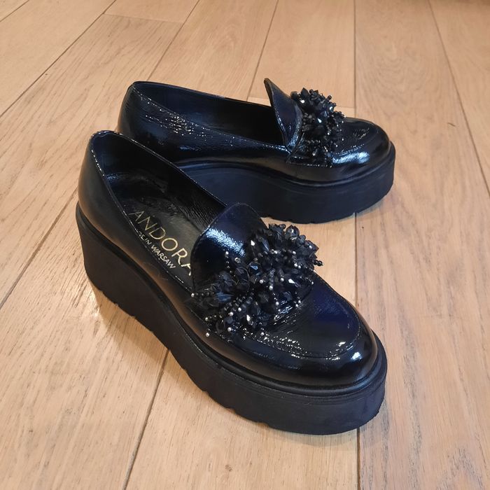 Buty na koturnie