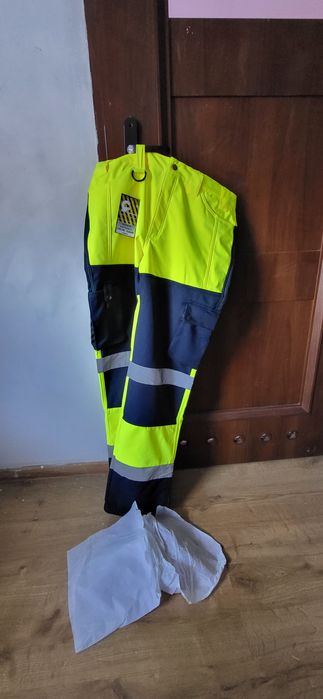 Spodnie robocze ocieplane rozm.S. Nowe