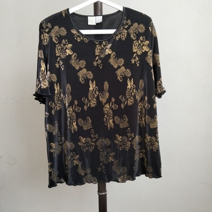 Женская  одежда.