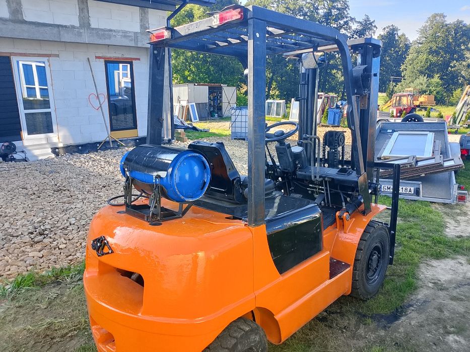 Wózek widłowy Hangcha 2,5t 2005r silnik Nissan LPG