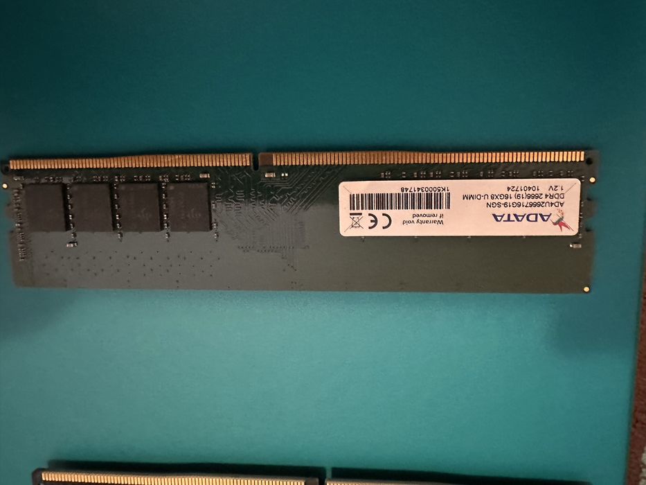 Vendo: Gigabyte B560M DH3 / i3 10105F /32Gb Ram