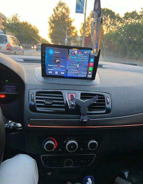 Entregas grátis Zona Grande Porto Rádio Android 14  com GPS Megane 3