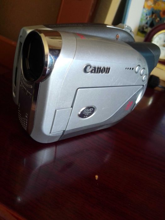 видео камера CANON  made in japan