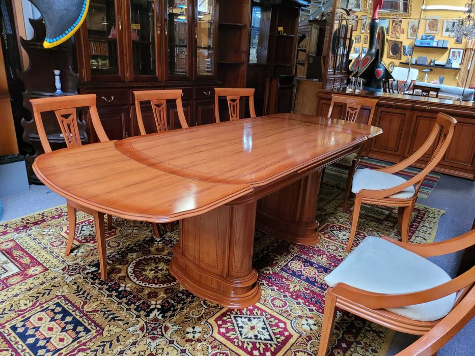 Mesa de sala extensível - Bom estado geral - Só a mesa as cadeiras sã