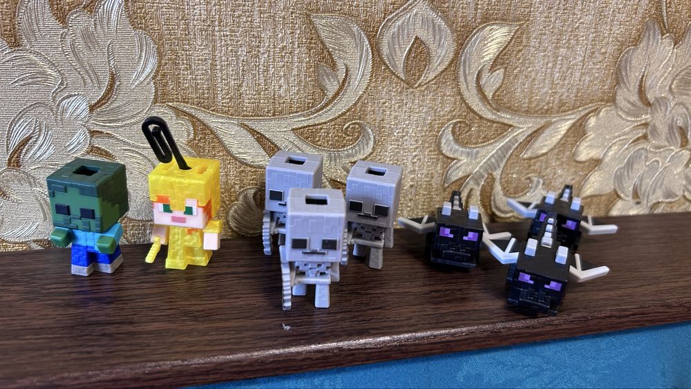 Фігурки майнкрафт кіндер