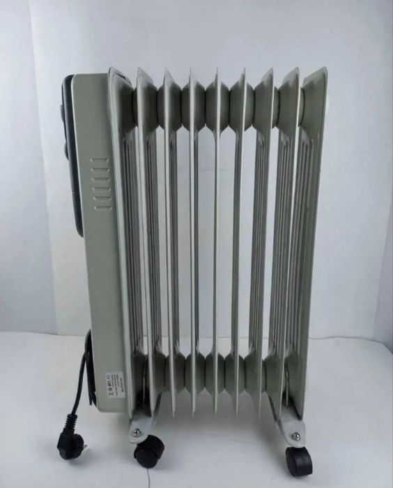 Оливний обігрівач SINBO CY-9 2000 Вт (9 секцій)