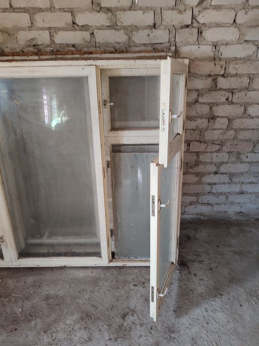 Вікна дерев'яні довжиною 206см висота 146см